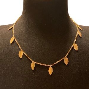 Vintage Avon Soft Leaf Choker Necklace Delicate Station Chain Gold Tone 14 inch